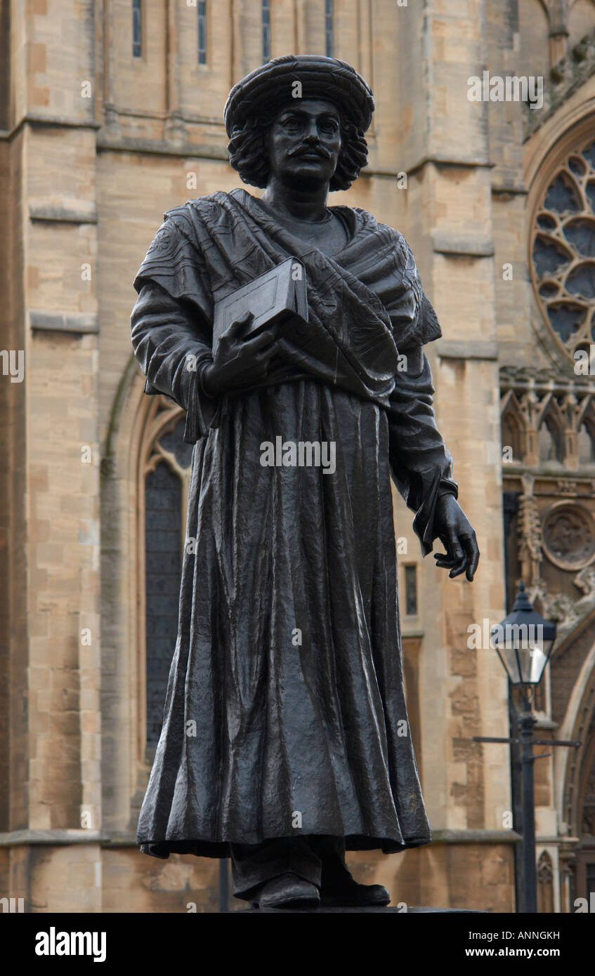 Statue de Raja Rammohun Roy près de la cathédrale de Bristol en Angleterre Banque D'Images