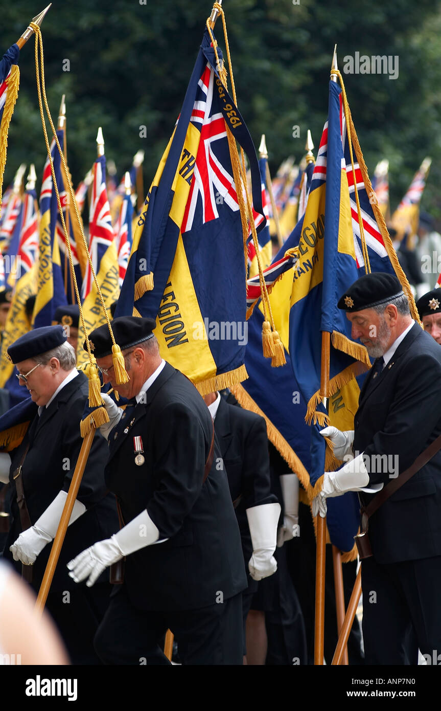 La Légion royale britannique,,, standard, porteurs, drapeau, souvenir, dimanche, jour, coquelicot, pavot, volontaire, de l'organisation, de la guerre, monde, Banque D'Images