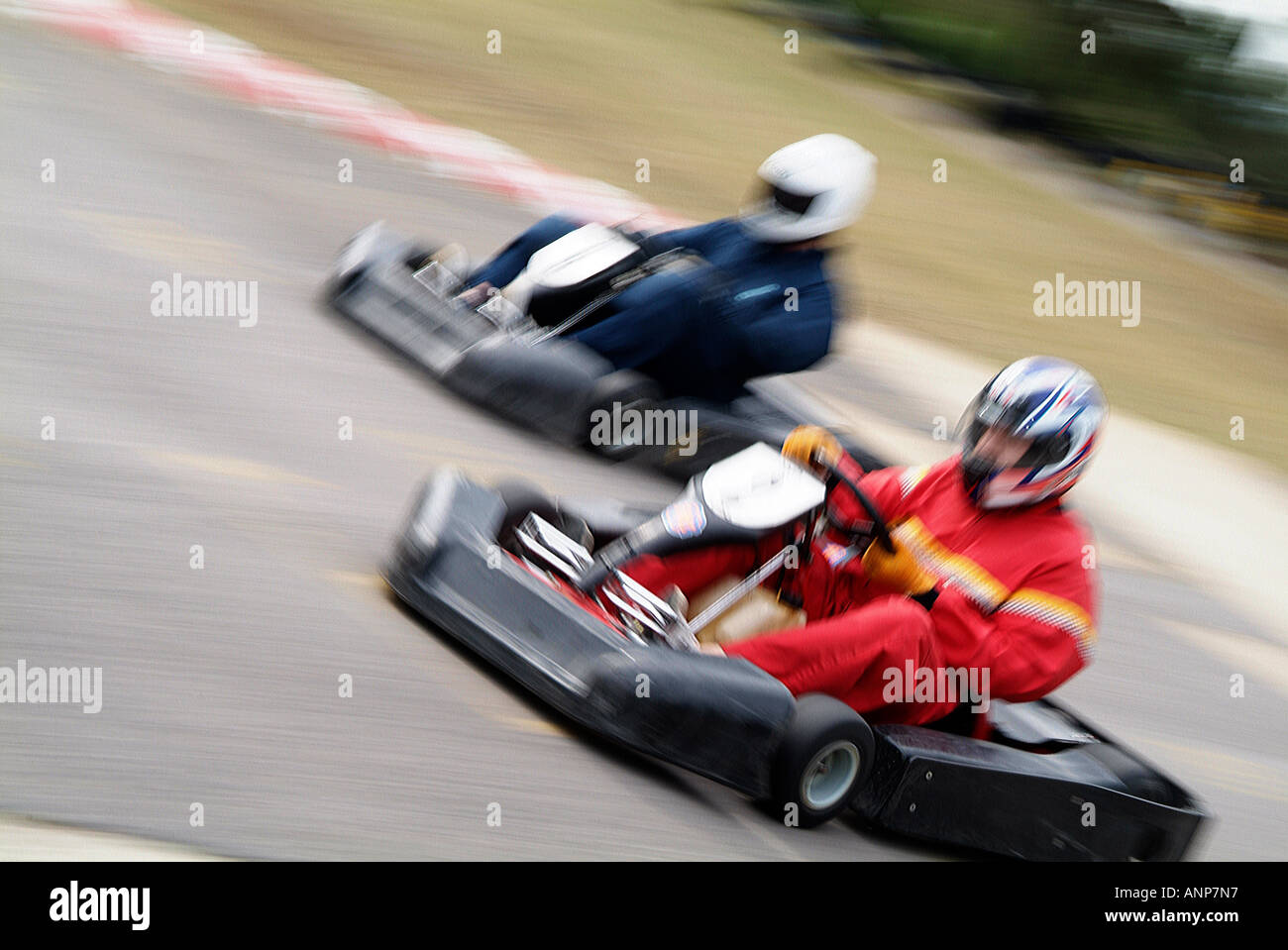 Allez, kart, course, course, sport, de base, bon marché, rapide, la  vitesse, la compétition, la concurrence, la testostérone, les petits, les  faibles, les roues, le plomb Photo Stock - Alamy