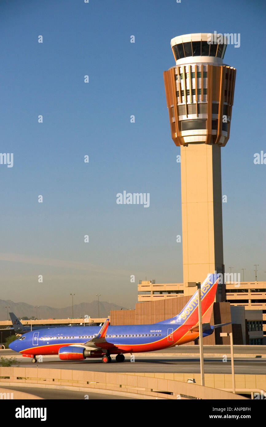 Tour de contrôle de l'aéroport international Sky Harbor de Phoenix en Arizona Banque D'Images