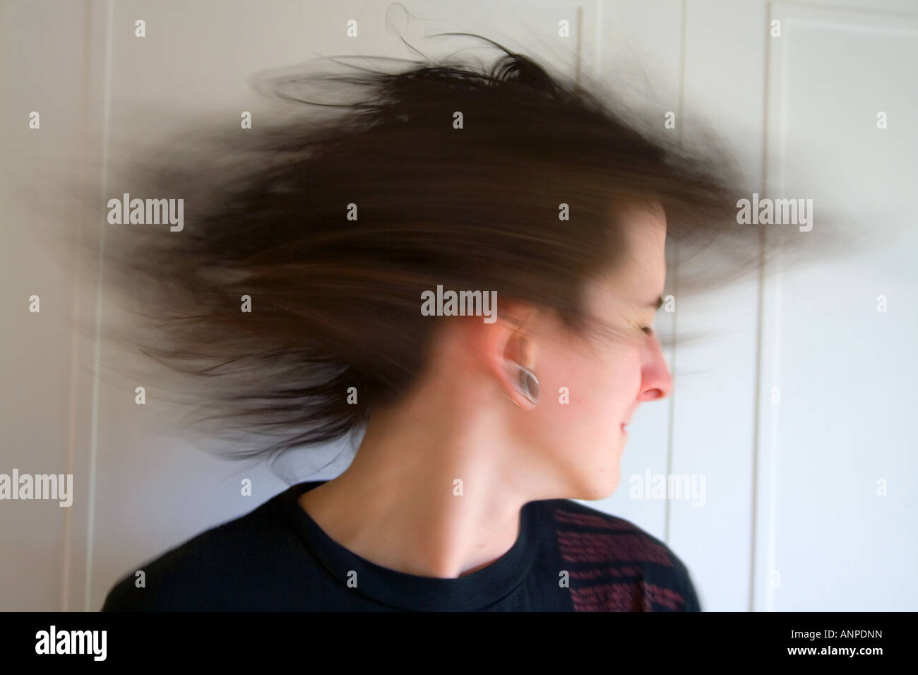 Rotation de la tête, étourdissement, mal de tête, vertige, vertige,  Montagnes russes, Exorcist, côte à côte, infection de l'oreille, flou de  mouvement, vertiges, troubles, tremblements Photo Stock - Alamy