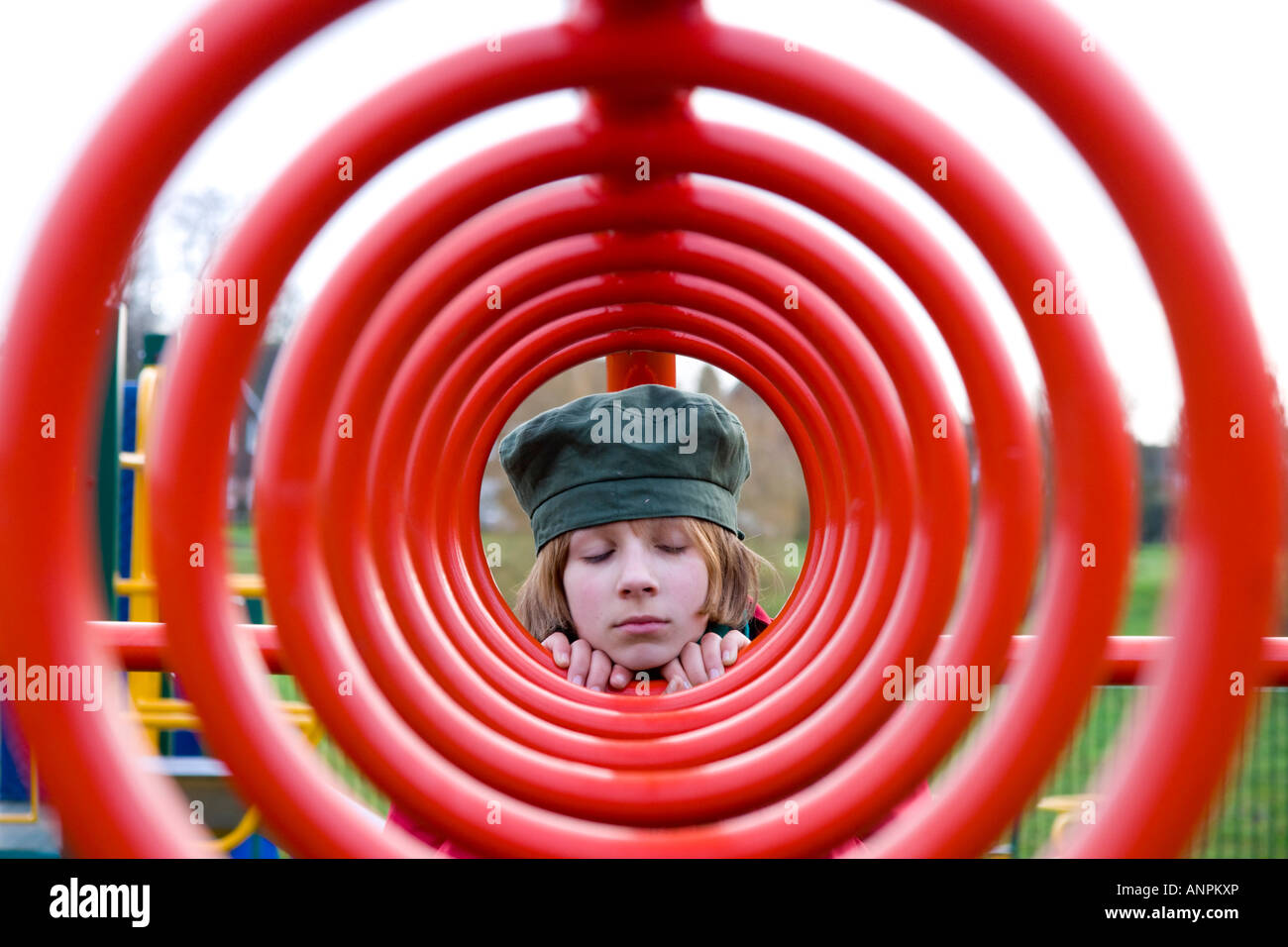 Portrait enfant tunnel rouge stylisé Banque D'Images