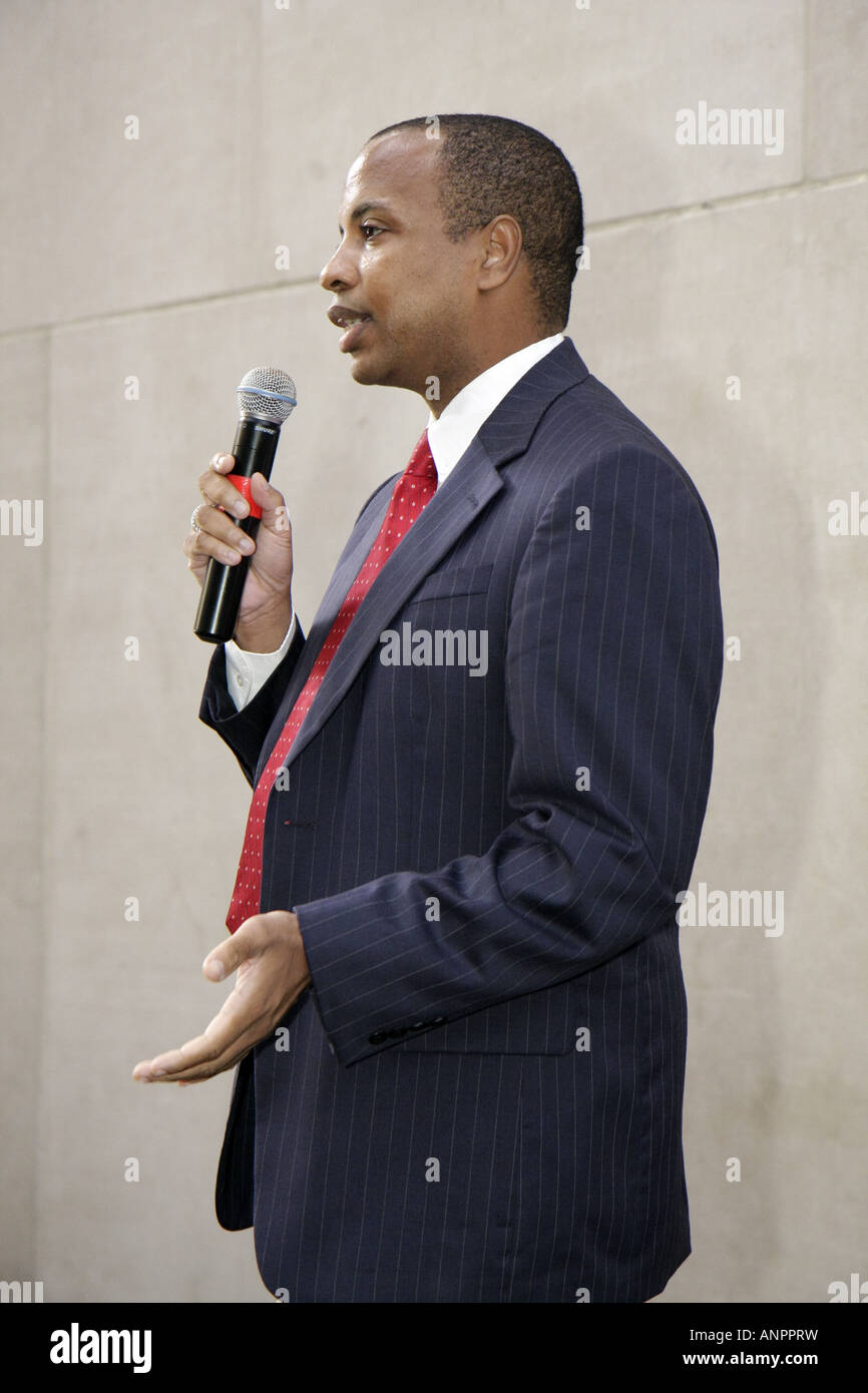 Miami Florida,Stephen P. Clark Government Center,centre,National Homeless Personss' Memorial Day,Black Blacks African Ethnic minoritaire,annonce pour adultes Banque D'Images