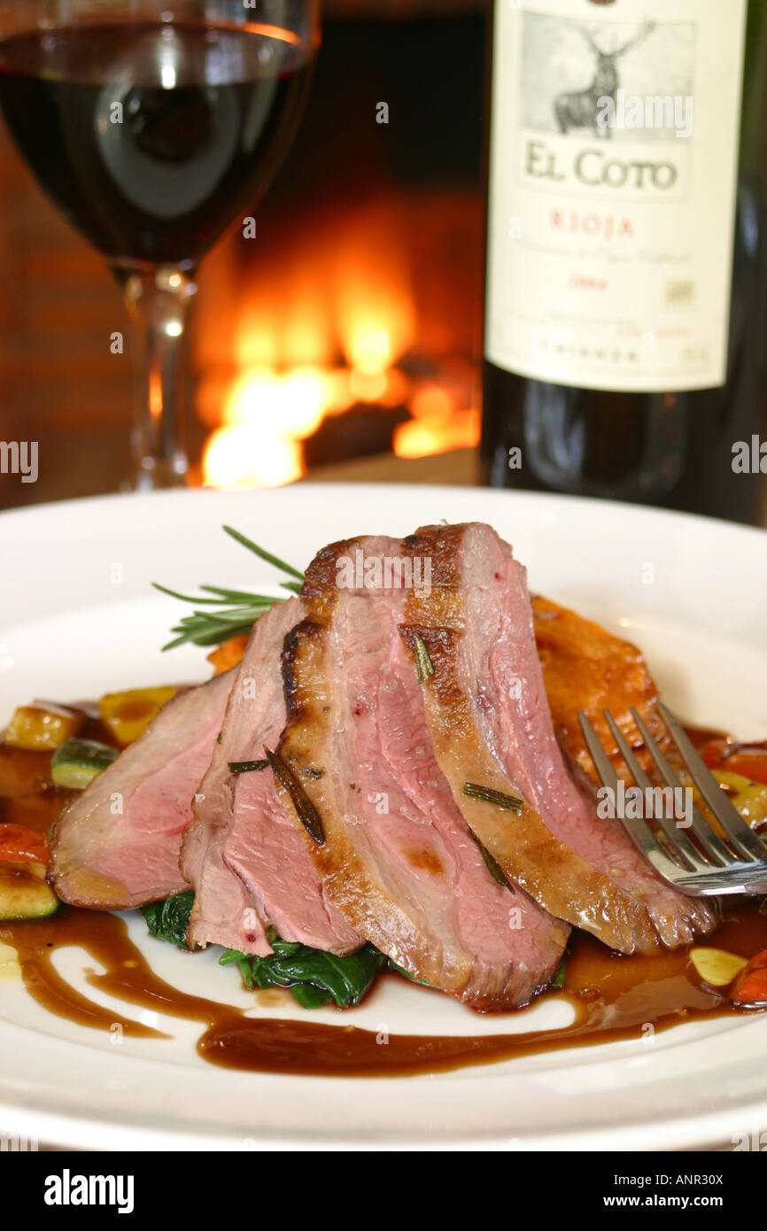 Rôti de boeuf du dimanche élégant Banque D'Images Rôti de boeuf du dimanche élégant Banque D'Images