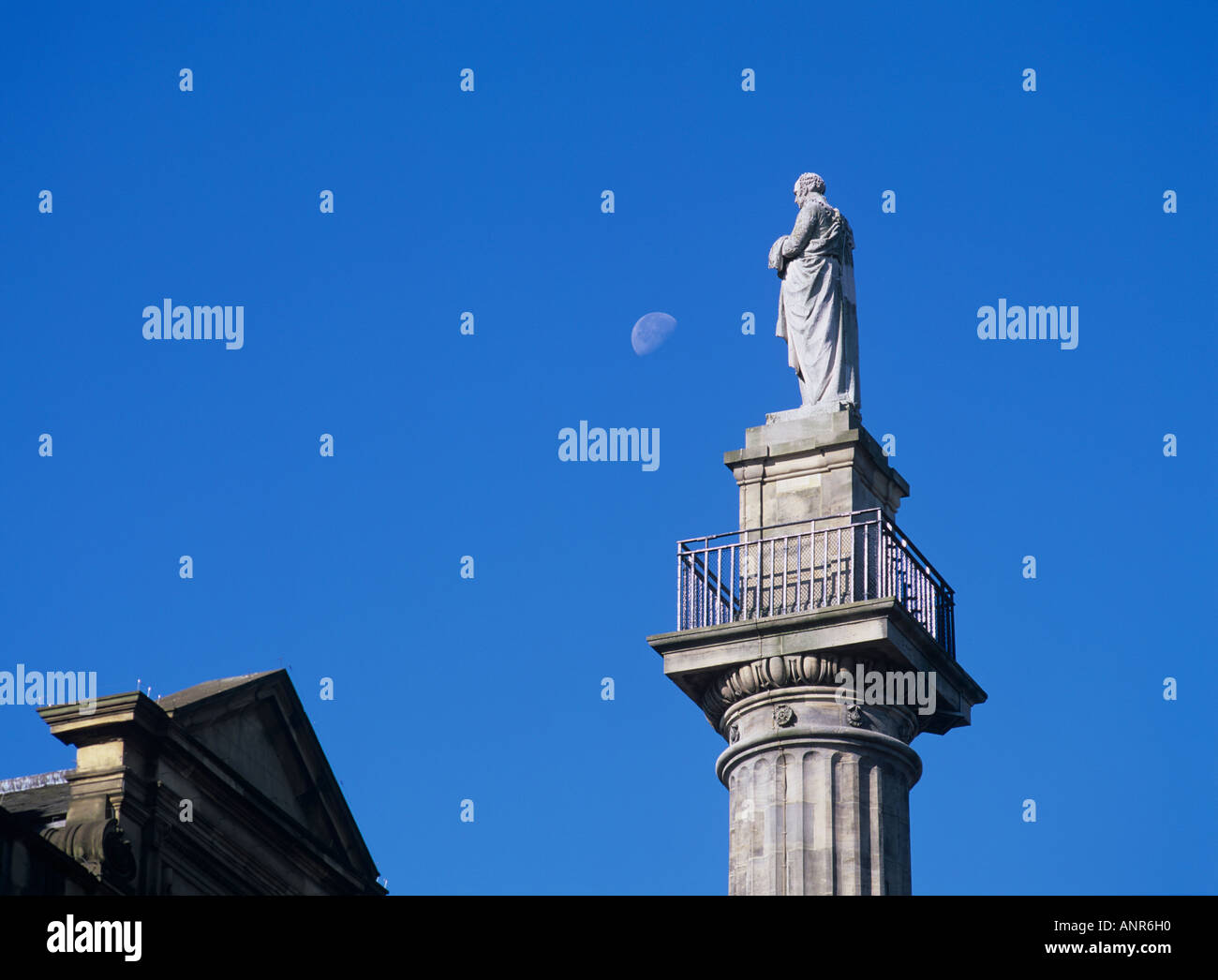 Grays Monument du centre-ville de Newcastle Upon Tyne, Tyne et Wear, Angleterre, Royaume-Uni. Illustré avec la lune Banque D'Images