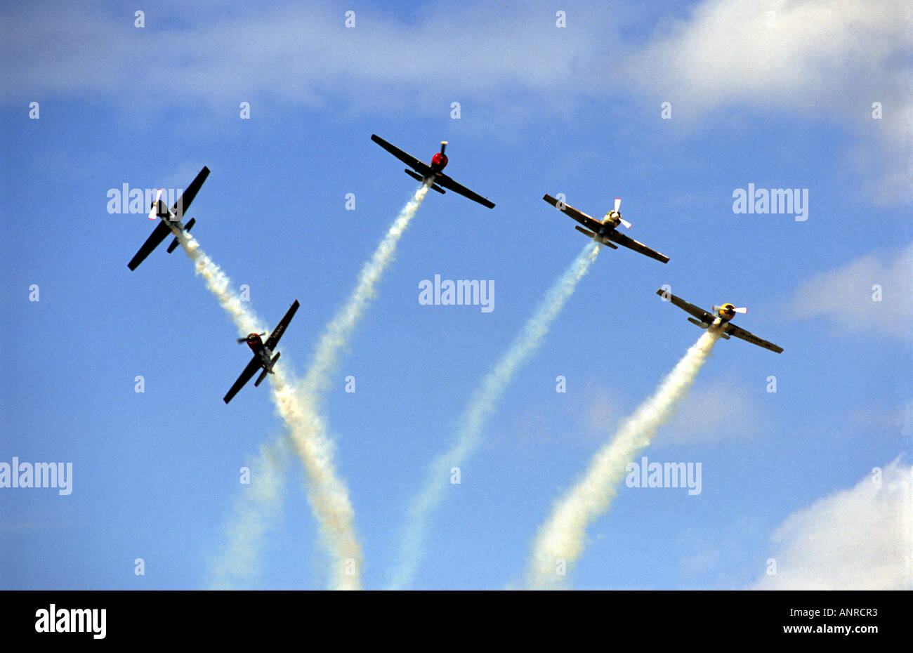 L'équipe display Aerostars en utilisant le Yak 50 avions russes sur Rougham près de Bury St Edmunds, Suffolk, UK. Banque D'Images