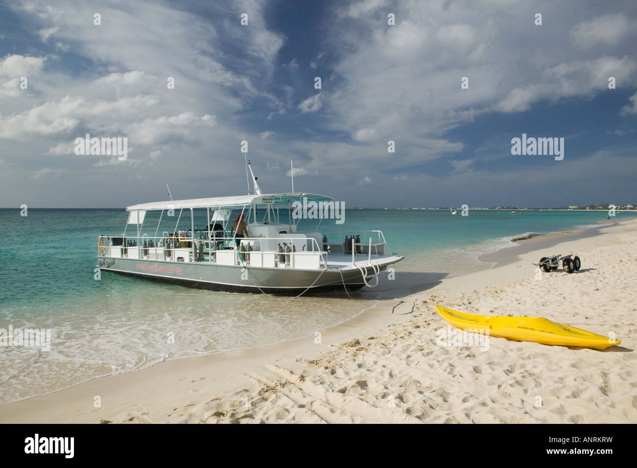 Les îles Caïmans, Grand Cayman, Seven Mile Beach : Tour Voile Banque D'Images