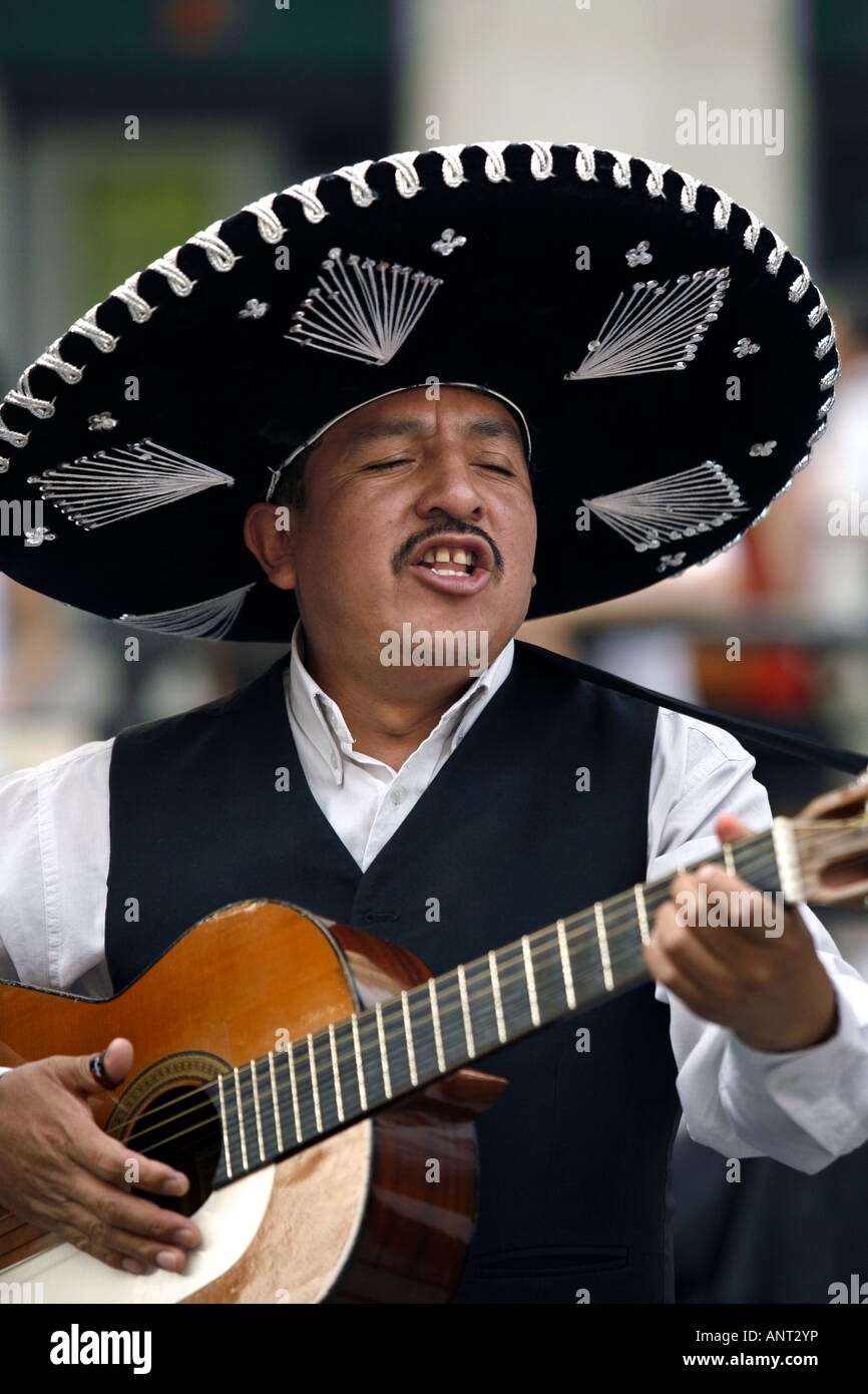 Rue Mariachi musicien ambulant, Puerta del Sol, Madrid, Espagne Banque D'Images