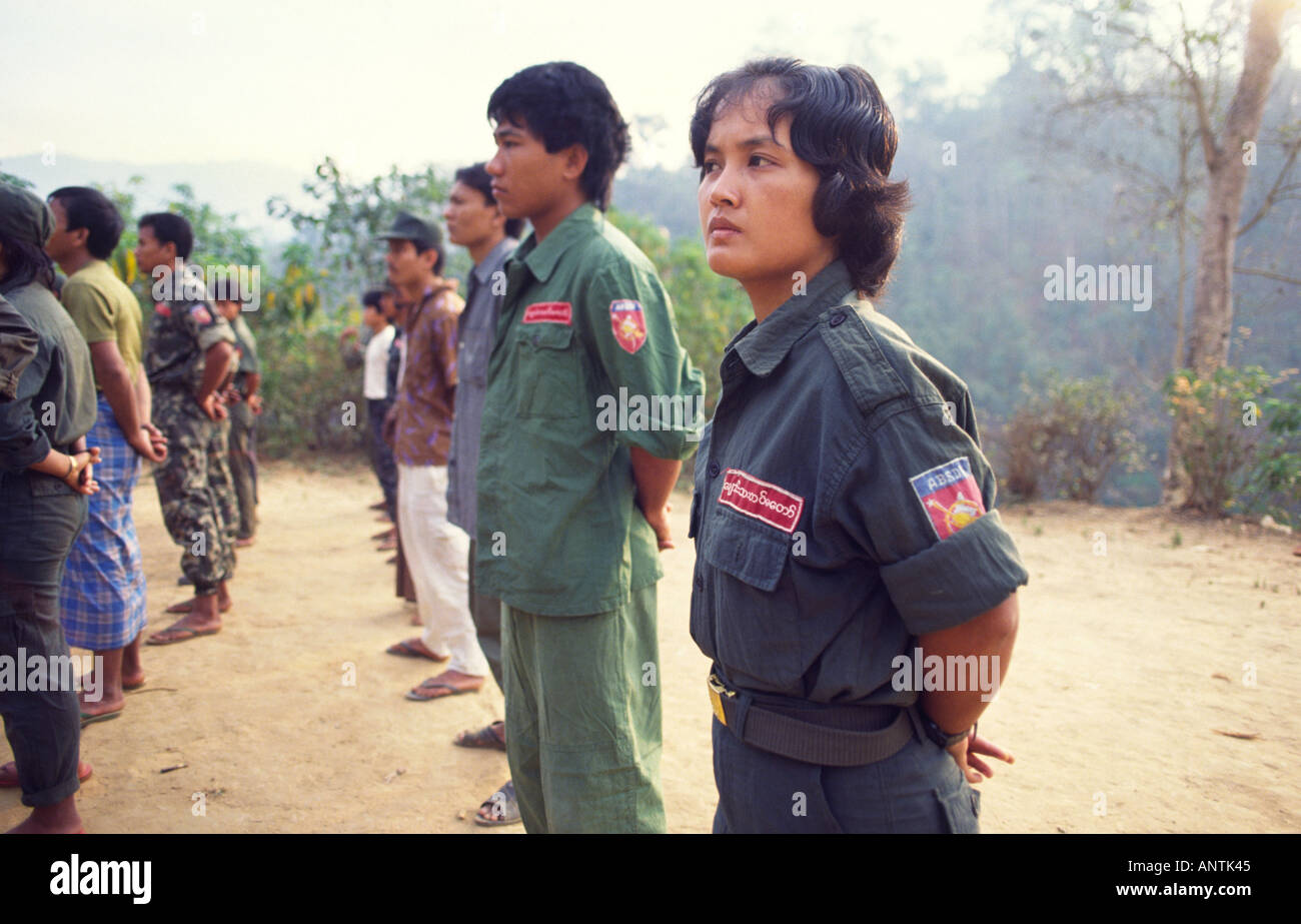 Femme Manerplow Kawtholei ABSDF fighter Birmanie Banque D'Images