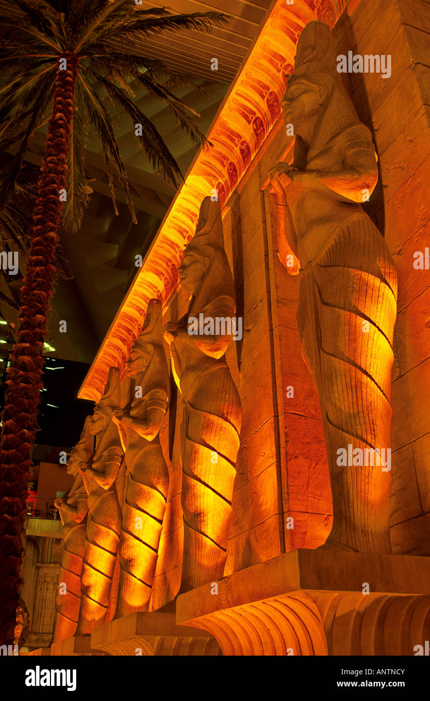 Dans l'architecture égyptienne imitation Luxor Casino Hotel hall Las Vegas NEVADA USA Banque D'Images