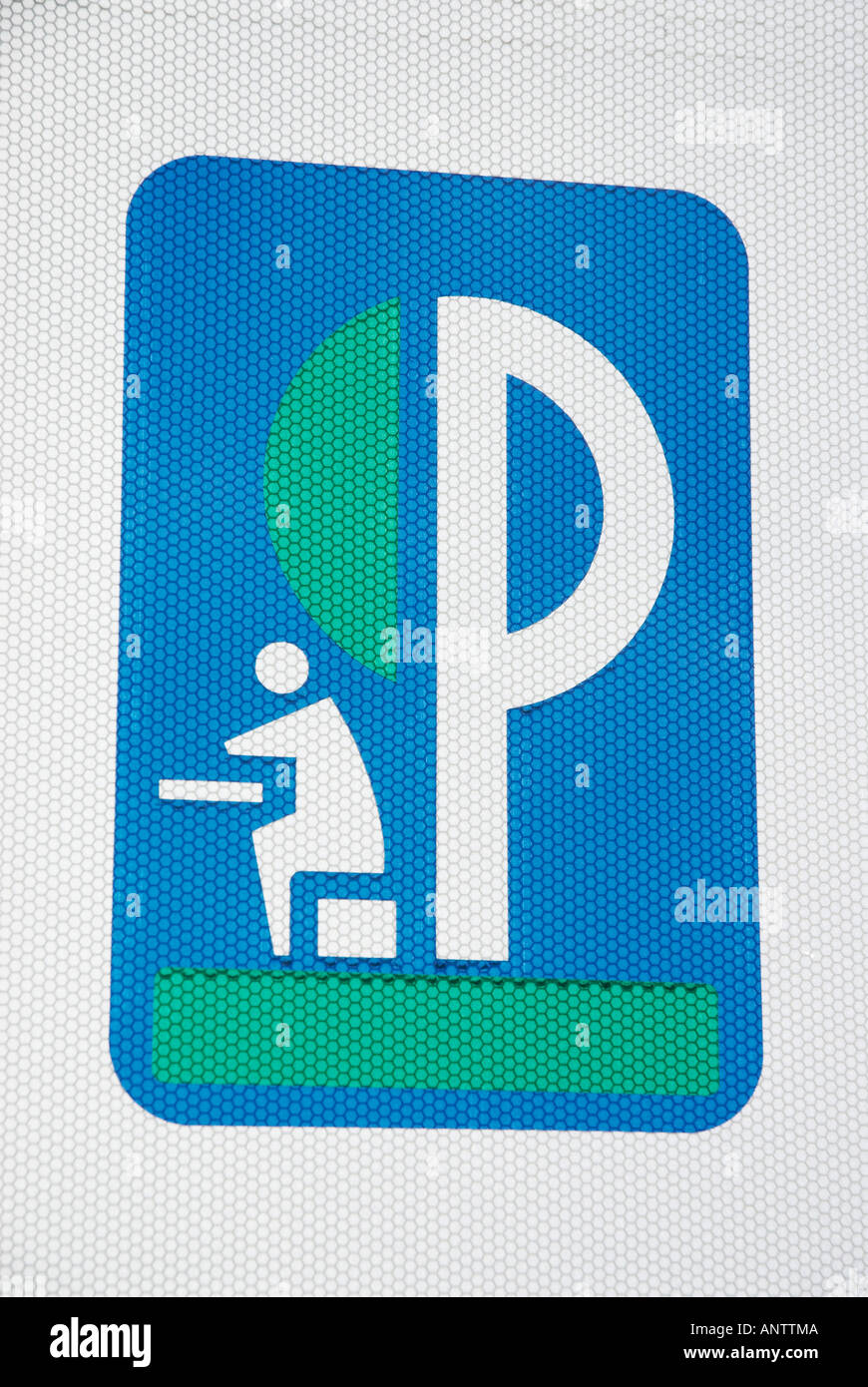 Inscrivez-vous dans l'autoroute indiquant l'AIRE DE REPOS OU DE PIQUE-NIQUE pour se détendre. CONCEPT Banque D'Images