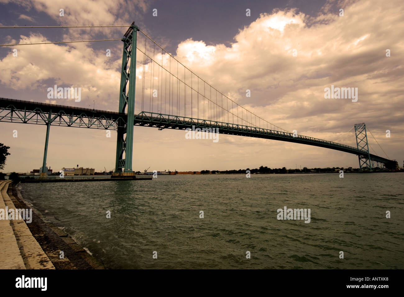 Le pont Ambassador de Detroit Michigan MI USA Canada à Windsor Banque D'Images
