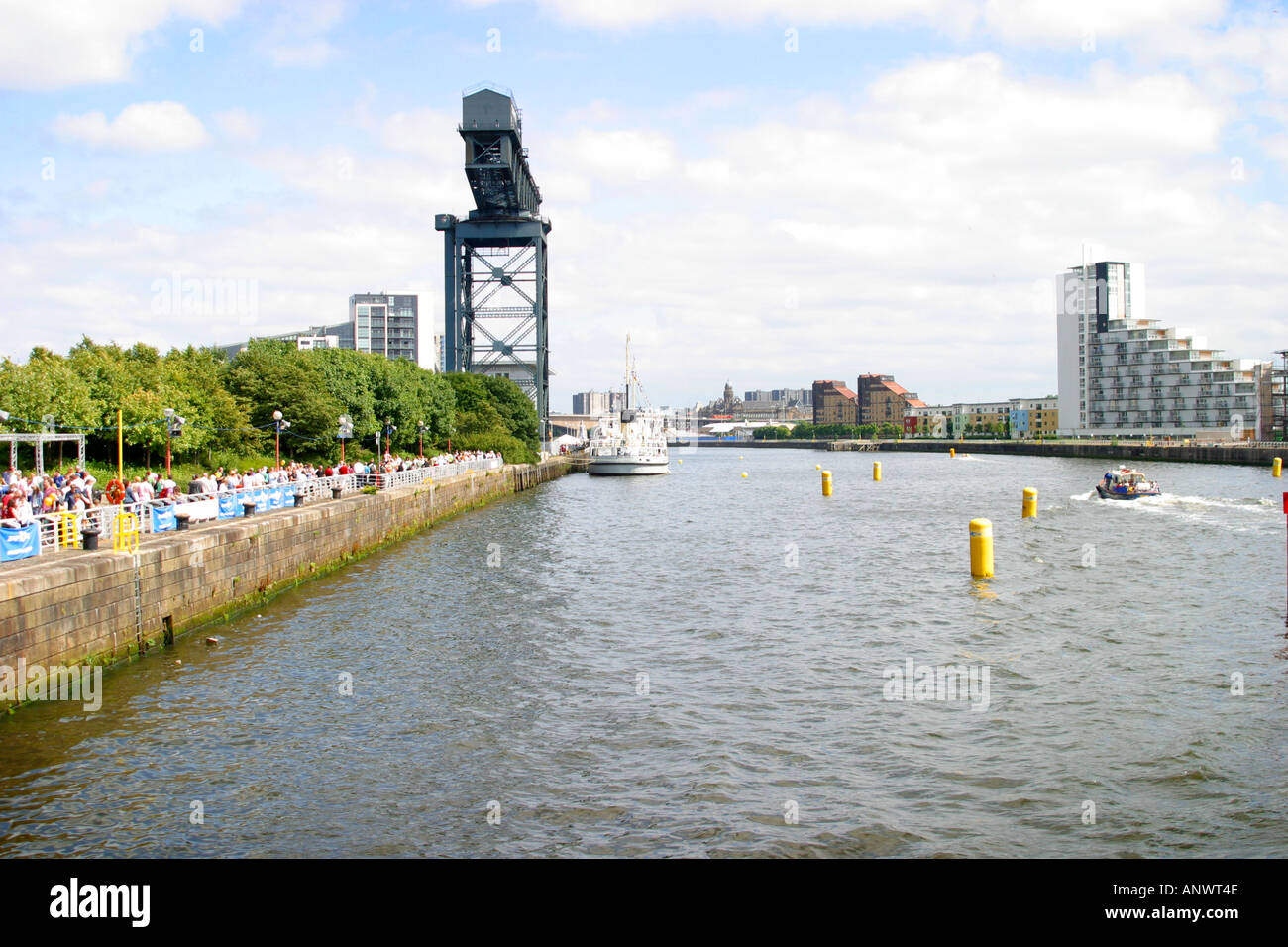 Avis de Glasgow à l'Est du Pont de cloches Banque D'Images