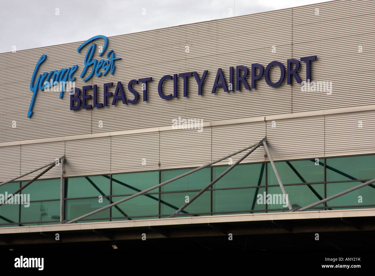 Face de l'aéroport George Best Belfast City. Belfast, Irlande du Nord. Banque D'Images