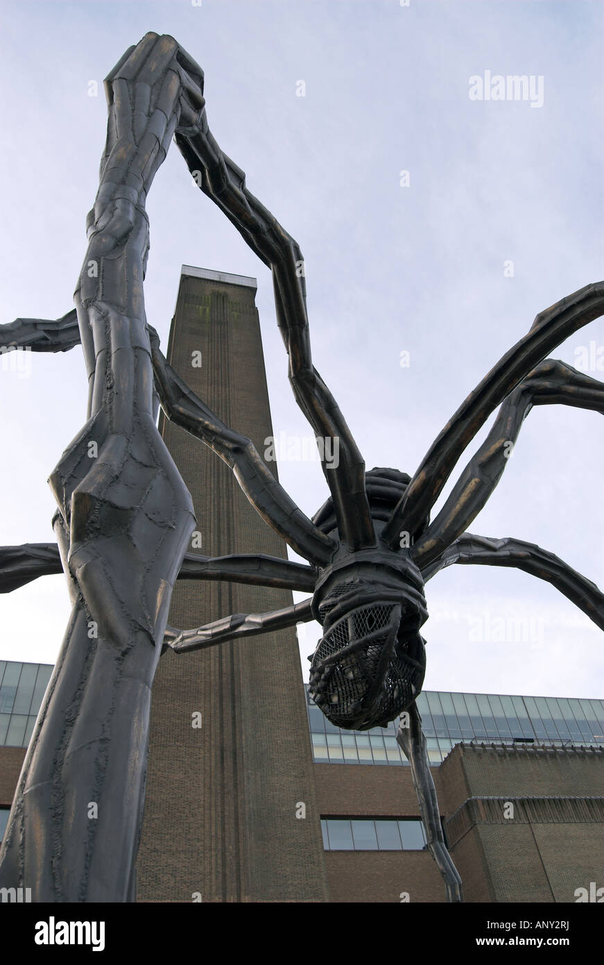 L'araignée géante Maman et la Tate Modern Gallery de Londres Banque D'Images