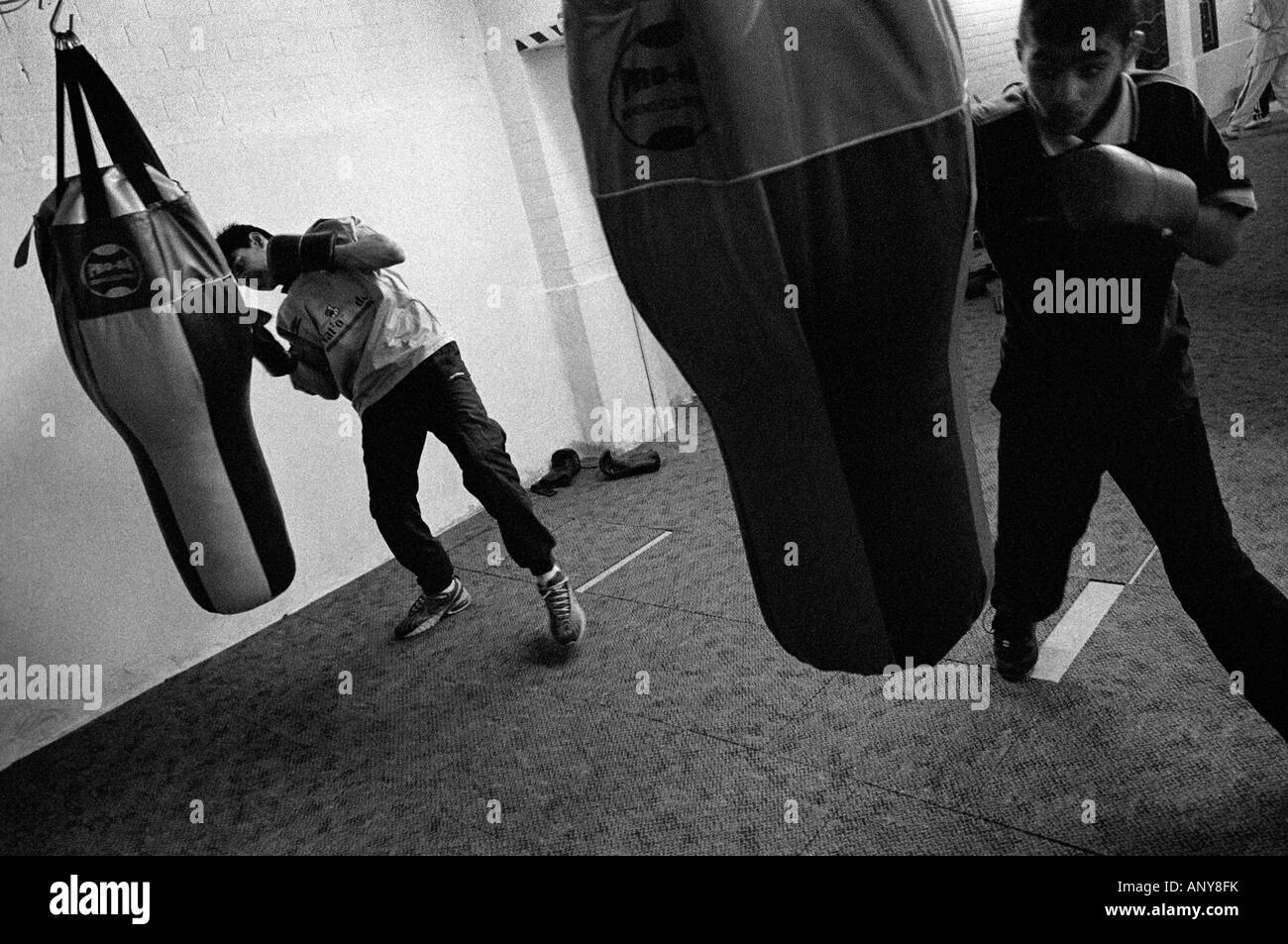 La boxe à la maison des jeunes, Manningham, Bradford, Yorkshire, UK Banque D'Images