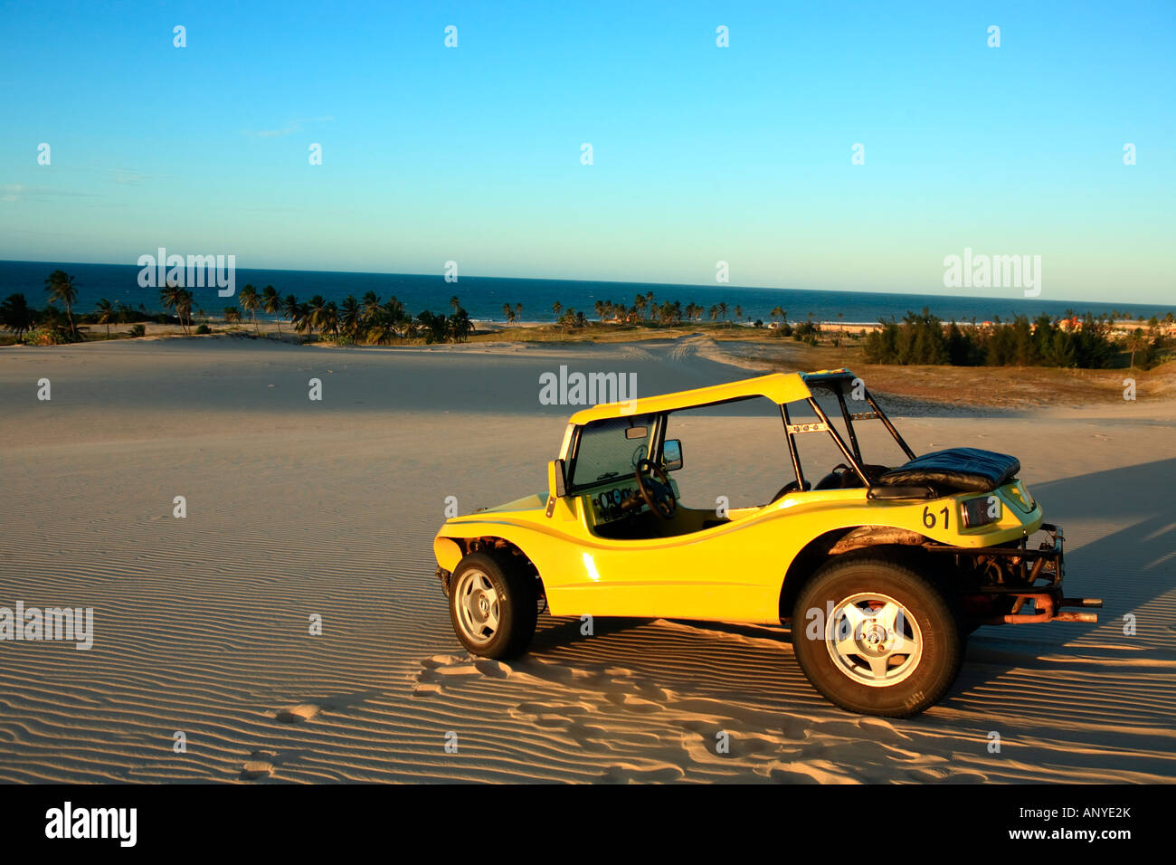 Excursion de buggy sur dune de sable de cumbuco dans l'État de Ceara Brésil  Photo Stock - Alamy