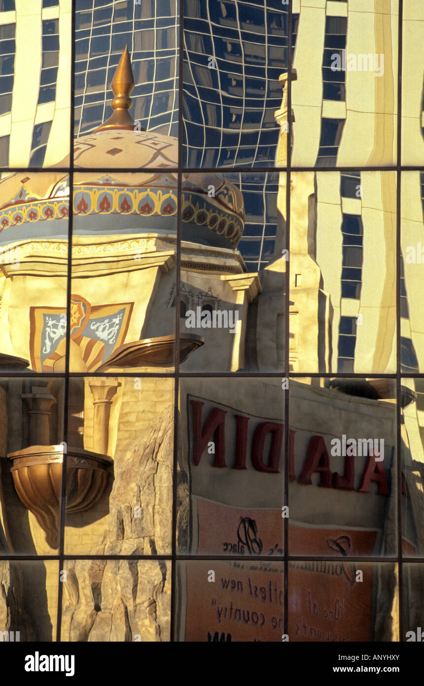 Reflet de la façade de l'Aladdin Hotel Casino à Las Vegas, Nevada, USA Banque D'Images