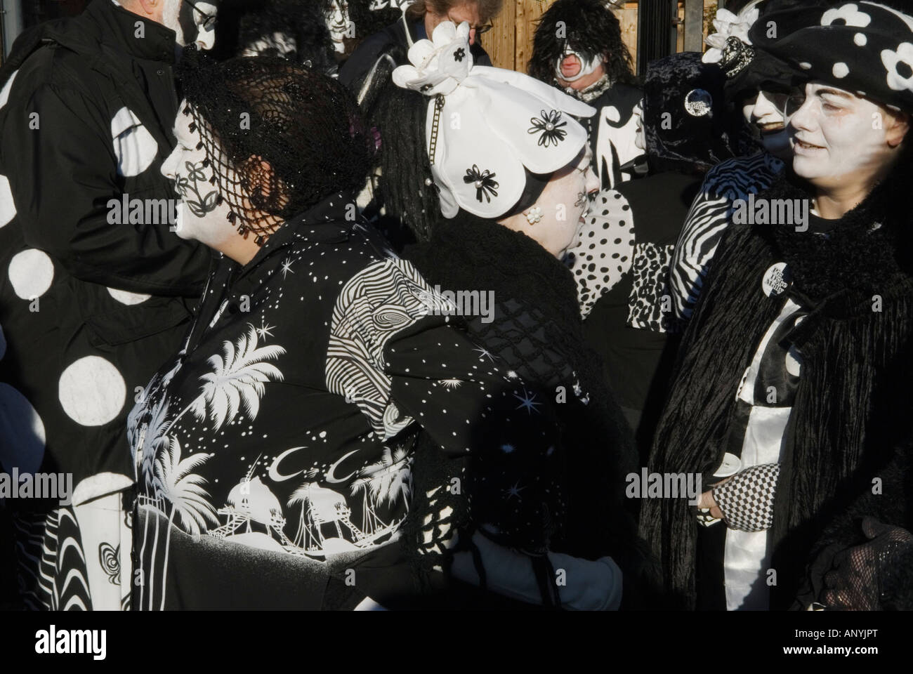 Festival folklorique Royaume-Uni. Adultes habiller Whittlesea Whittlesey Cambridgeshire Pig Dyke Molly femmes Morris danseurs 2008 HOMER SYKES Banque D'Images