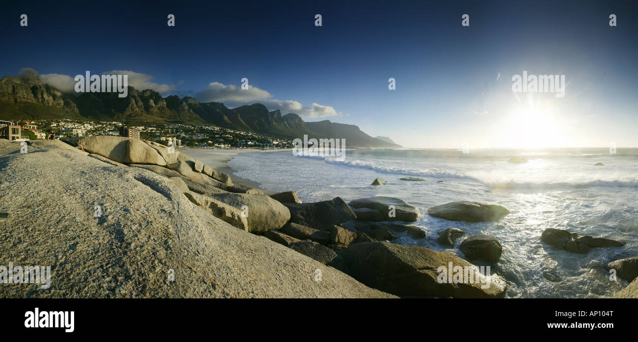 Camps Bay et les douze apôtres, péninsule du Cap, à l'Ouest Le Cap, Afrique du Sud, l'Afrique Banque D'Images