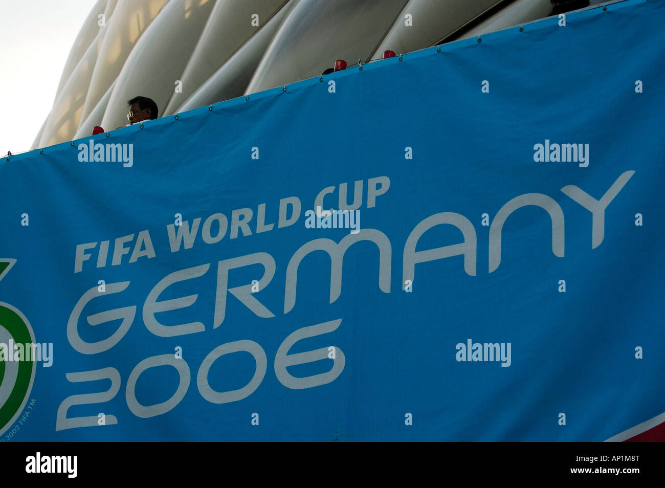 La promotion de la bannière la coupe du monde de football à l'extérieur de l'Alianz stadium Banque D'Images