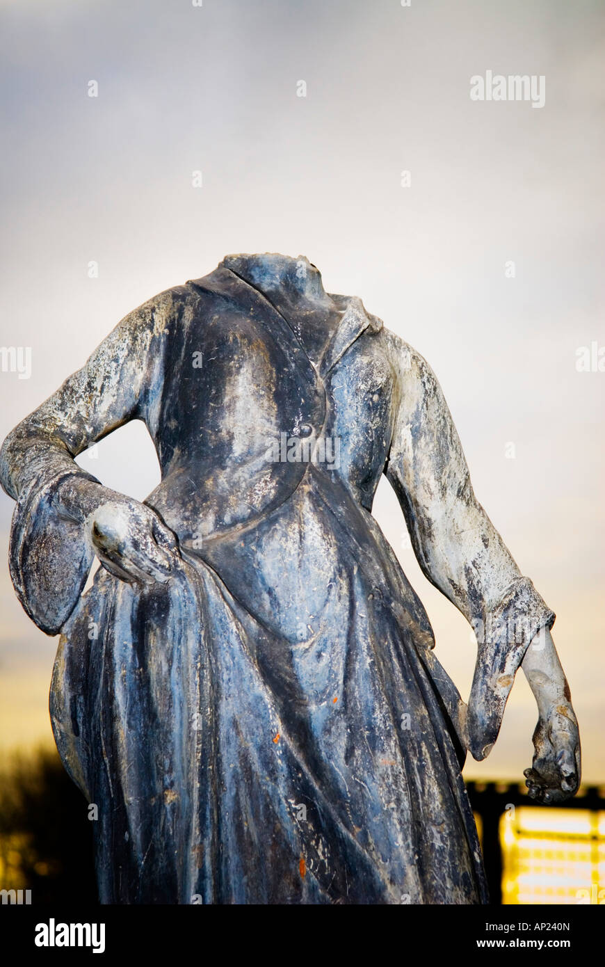 Vandalisé statue sans tête dans le parc Stanley, Blackpool, Royaume-Uni Banque D'Images