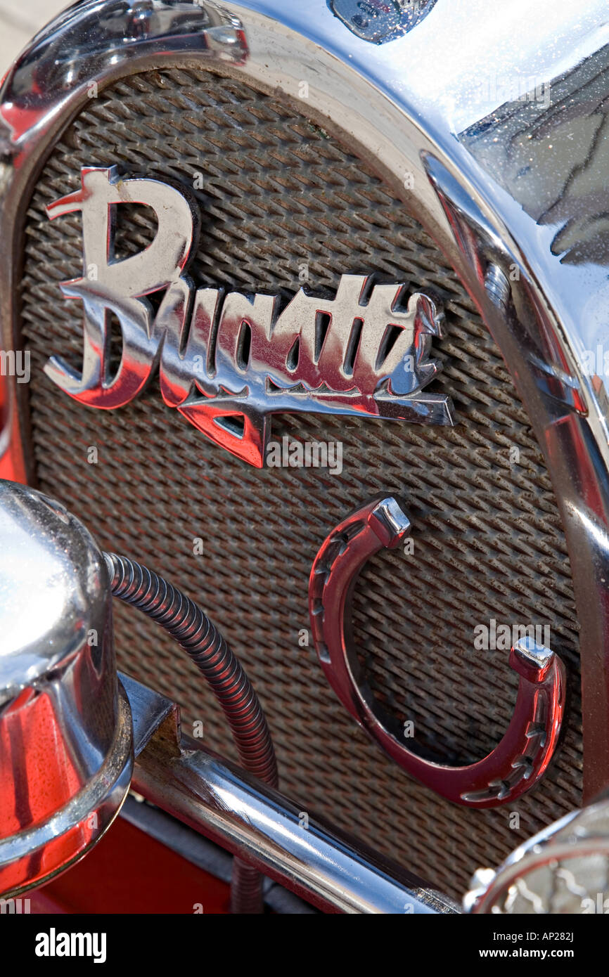 Classic car Bugatti badge et auvent Banque D'Images