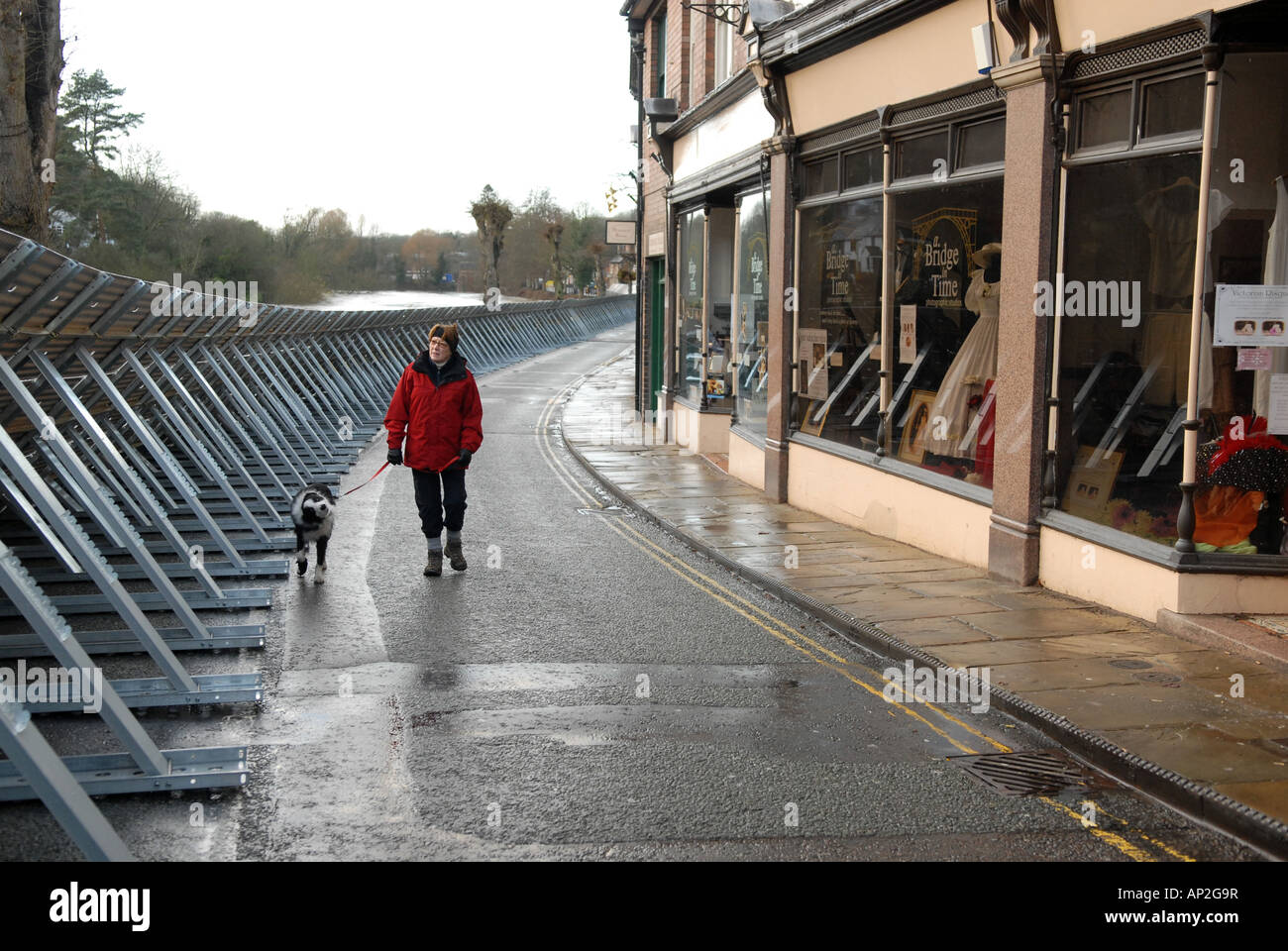 Barrières protégeant contre les inondations dans la région de quayage Ironbridge, Shropshire. L'Angleterre Banque D'Images