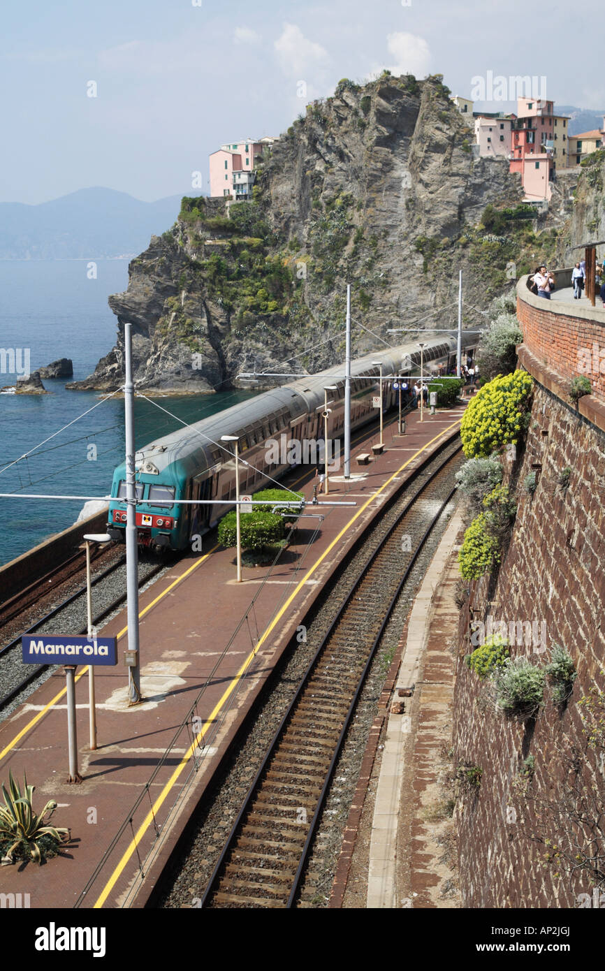 Manarola la gare, l'une des villes des Cinque Terre, Italie. Banque D'Images