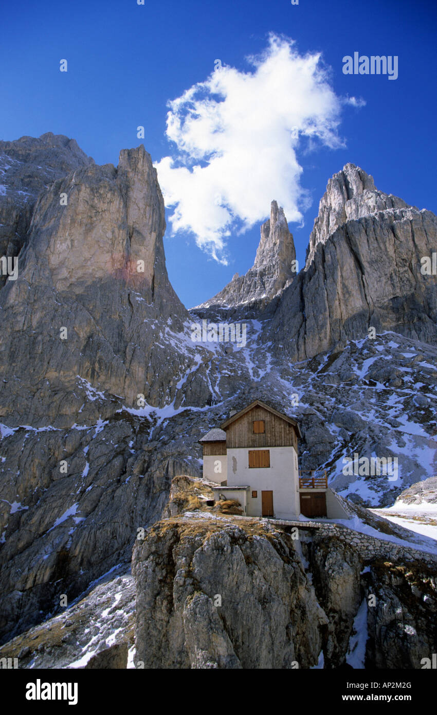 Chalet de montagne en Preusshuette gamme Rosengarten, Dolomites, Tyrol du Sud, l'Alta Badia, Italie Banque D'Images