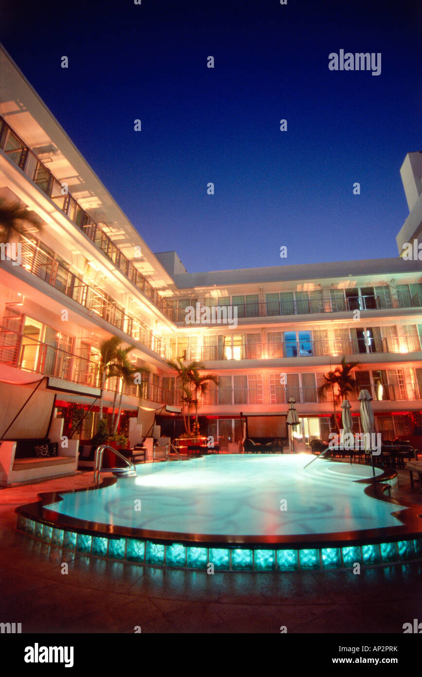 L'hôtel Victor, Ocean Drive, à South Beach, Miami, Floride, USA Banque D'Images L'hôtel Victor, Ocean Drive, à South Beach, Miami, Floride, USA Banque D'Images