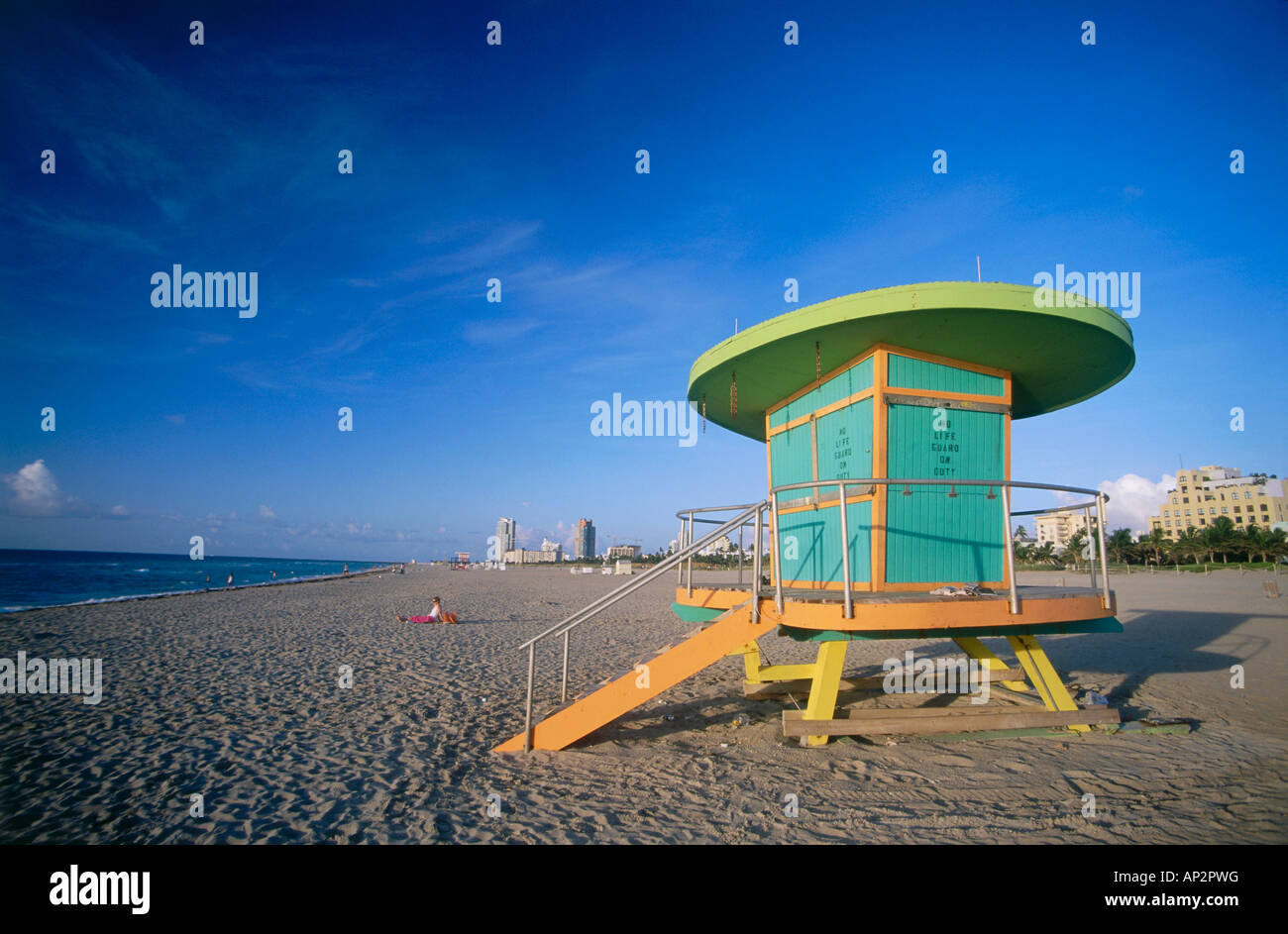 Lifeguard Hut, South Beach, Miami, Floride, USA Banque D'Images Lifeguard Hut, South Beach, Miami, Floride, USA Banque D'Images