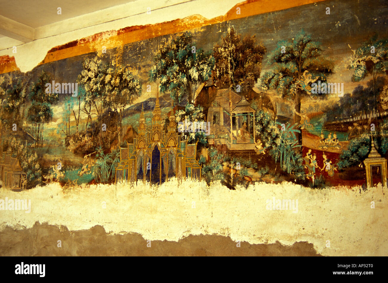 Murale colorée sur le mur dans le Palais Royal, Phnom Penh, Cambodge Banque D'Images