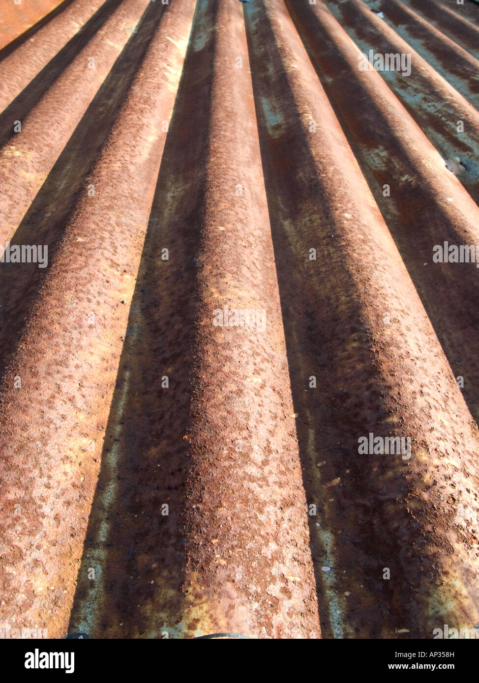Rusty corrugated metal surface. Résumé fond texture. Banque D'Images