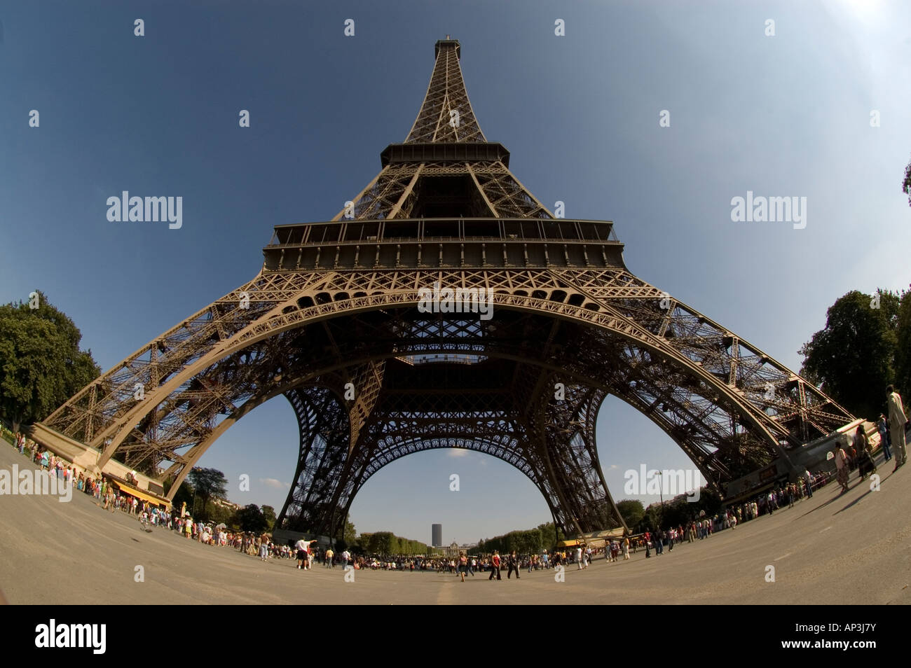 Fish Eye vue Tour Eiffel Banque D'Images