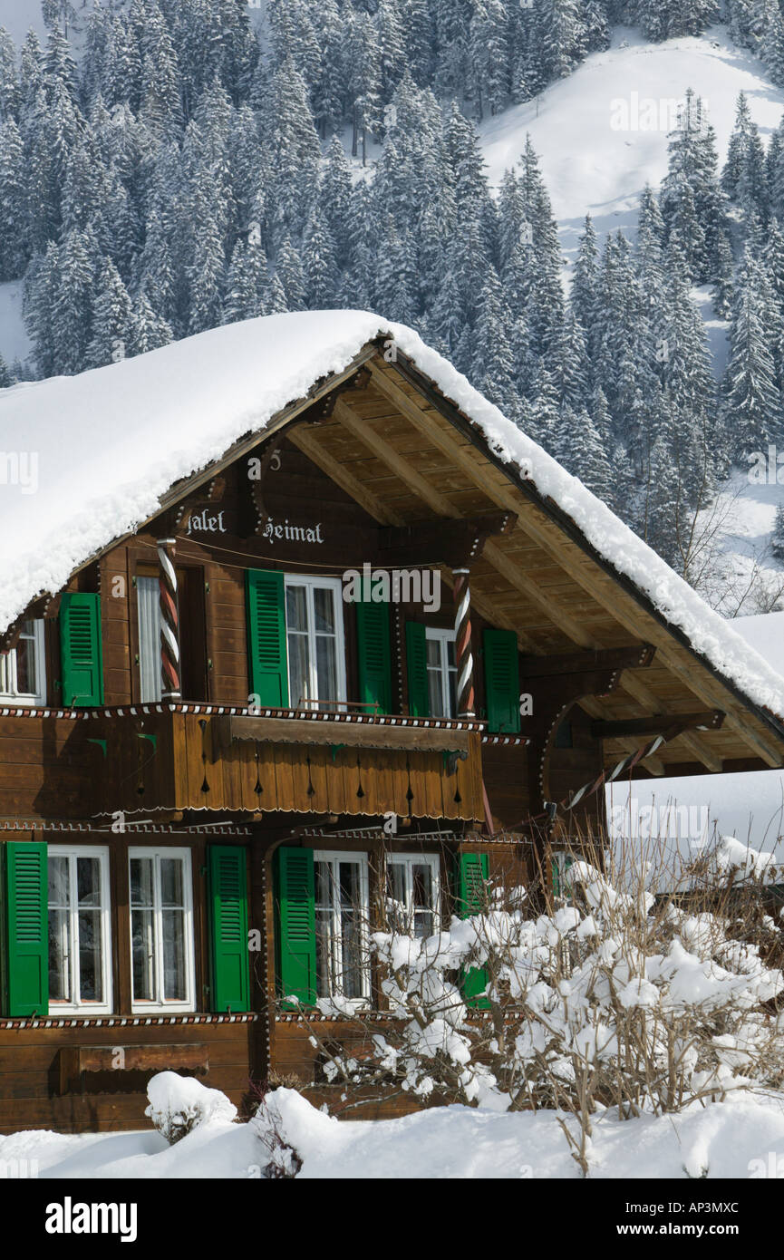 Suisse, Berne, Kandersteg : Vallée Kandertal, Ski Chalet / Hiver Banque D'Images