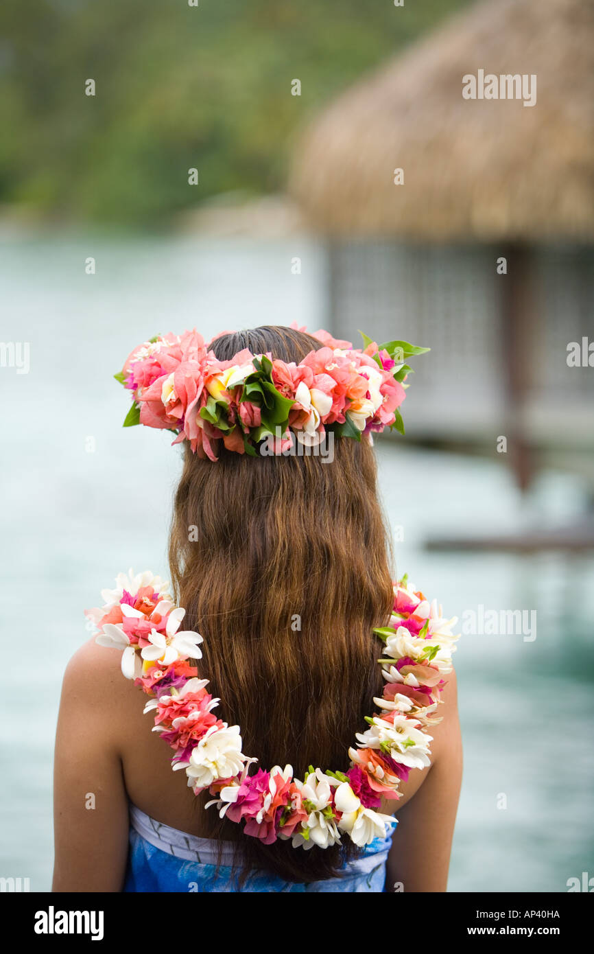 Fille de l'île de Moorea, Tahiti, îles de la société, Polynésie Française, Pacifique Sud. (MR) Banque D'Images