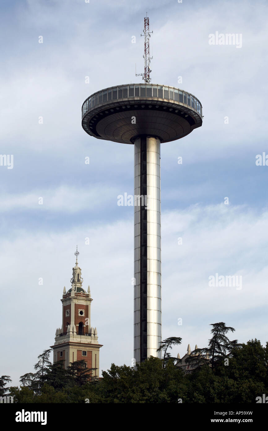 La plate-forme d'observation de la tour et Faro de Moncloa, Plaza de  Retiro, Madrid, Espagne Photo Stock - Alamy
