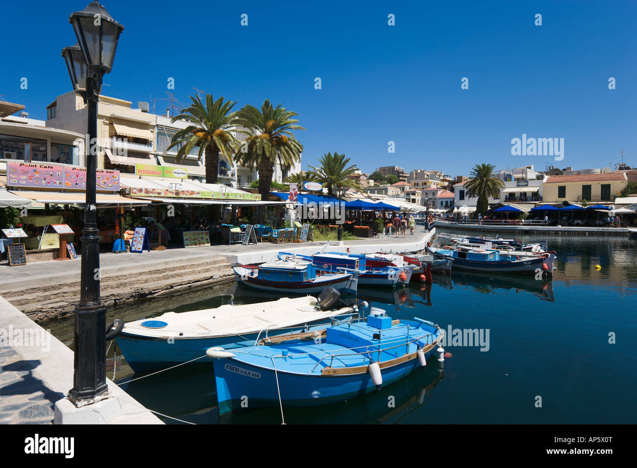 Lac Voulismeni, Aghios Nikolaos, côte nord-est, la Crète, Grèce Banque D'Images