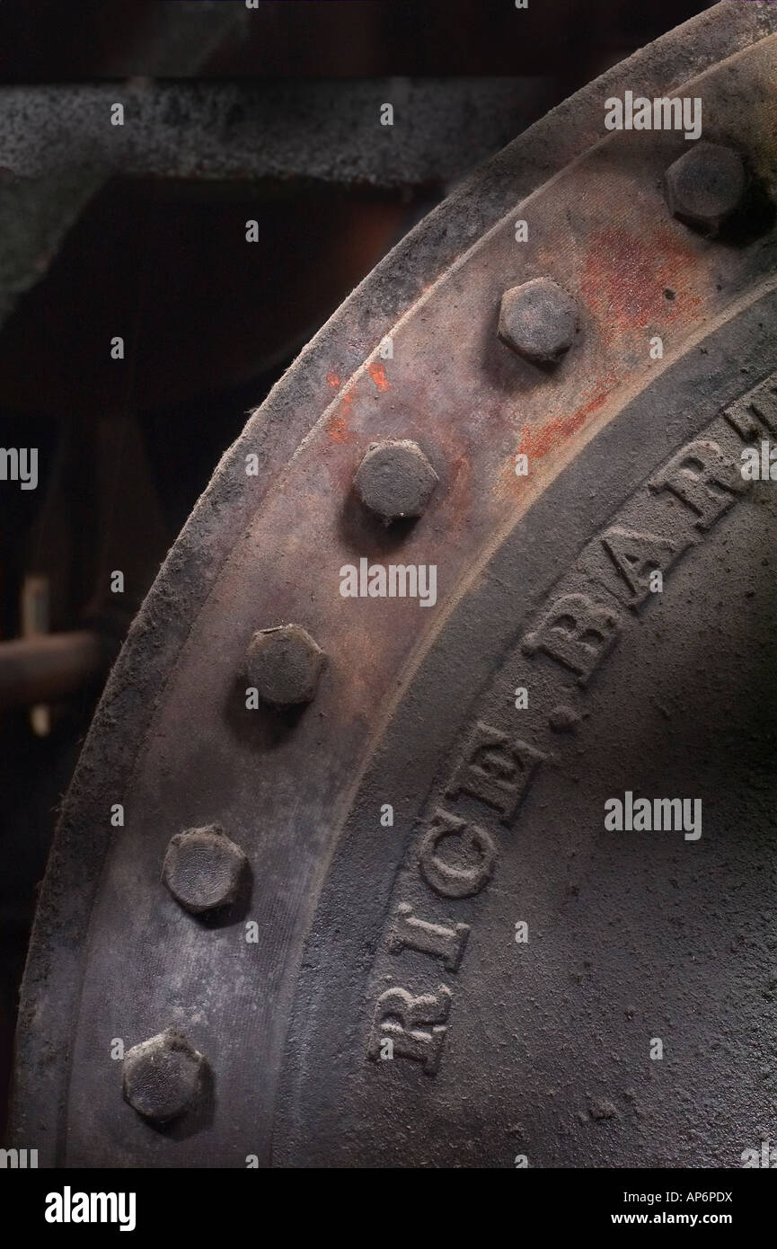 Vieille machine Détail avec les vis rouillées Banque D'Images