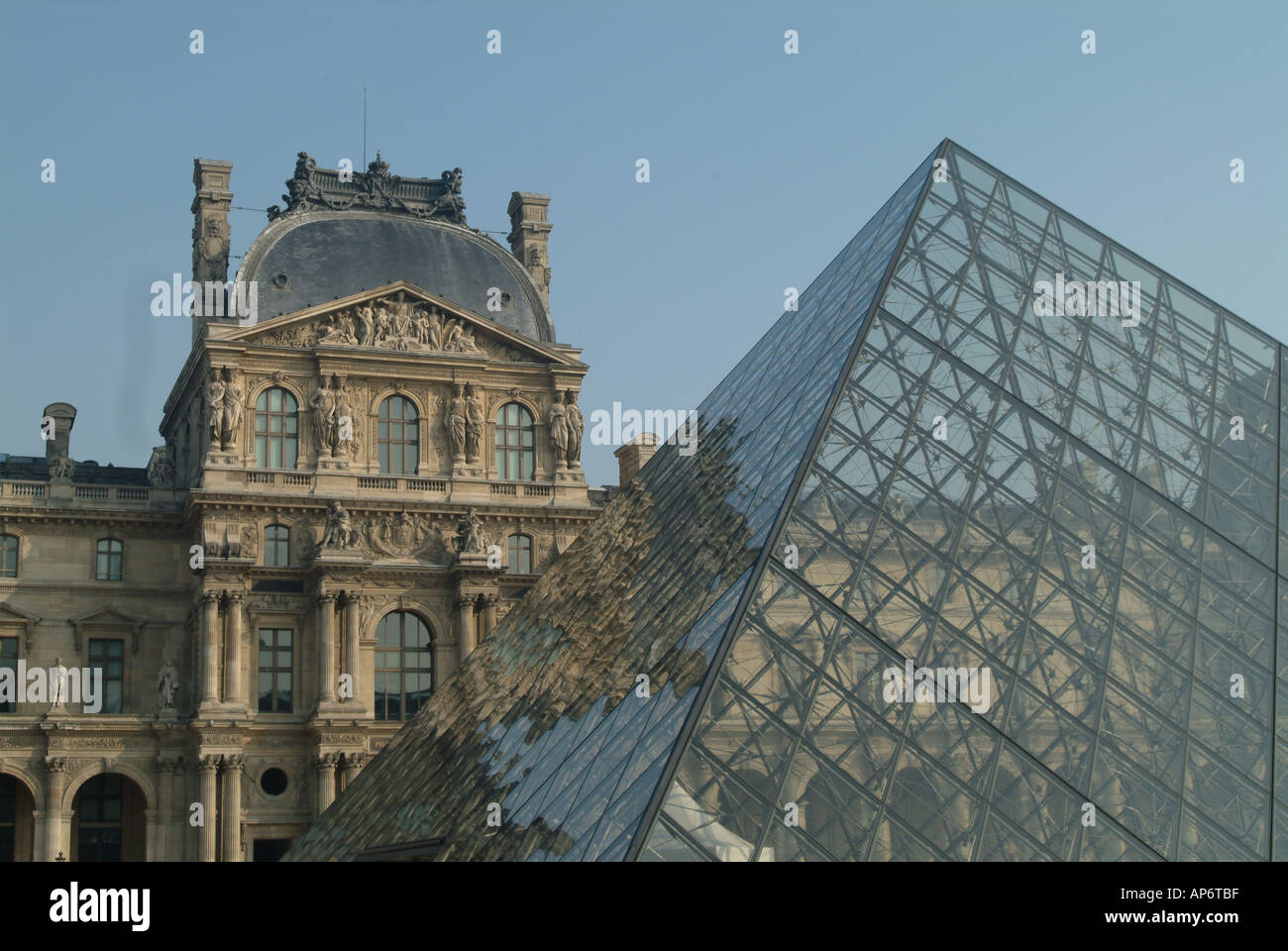 Le Louvre à Paris France Banque D'Images