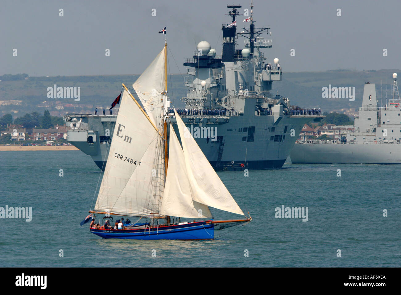 Le Solent Nelson 200 Portsmouth Hampshire England UK revue Banque D'Images