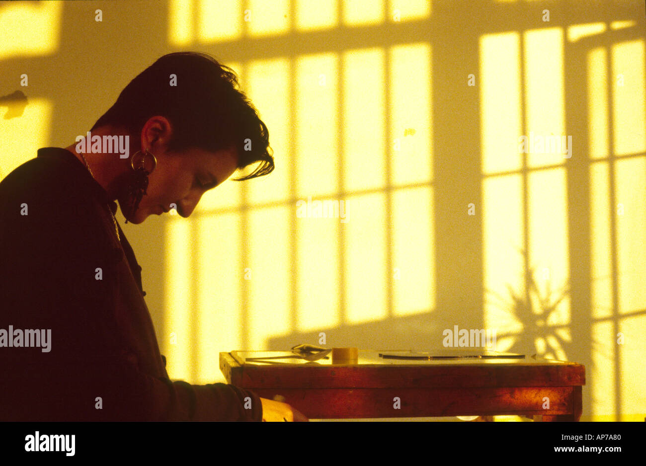 Michele Hoffner, vitraux artiste au travail Banque D'Images