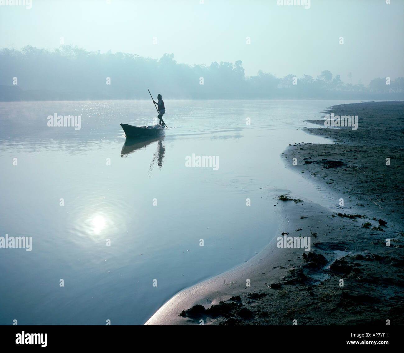 Lever du soleil sur la rivière Bogra, Bangladesh Banque D'Images