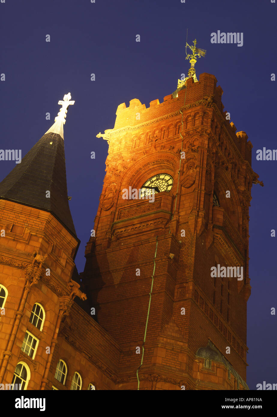 Cardiff Bay Pierhead Building at night Cardiff South Wales UK Banque D'Images