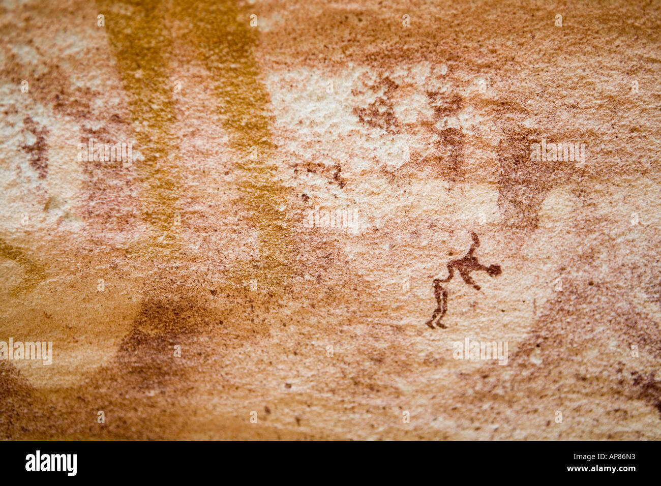 L'art rupestre, Grotte Mestekawi, Gilf Kebir, désert occidental. Banque D'Images