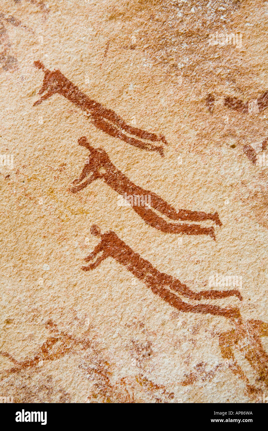 Figures peintes, Mestekawi Grotte, Gilf Kebir, désert occidental. Banque D'Images