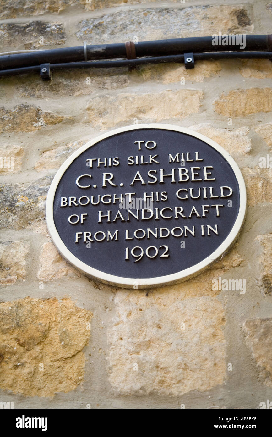 Inscrivez-vous sur Silk Mill où C R Ashbee a commencé sa guilde de l'artisanat dans la ville de Cotswold, Chipping Campden Gloucestershire Banque D'Images