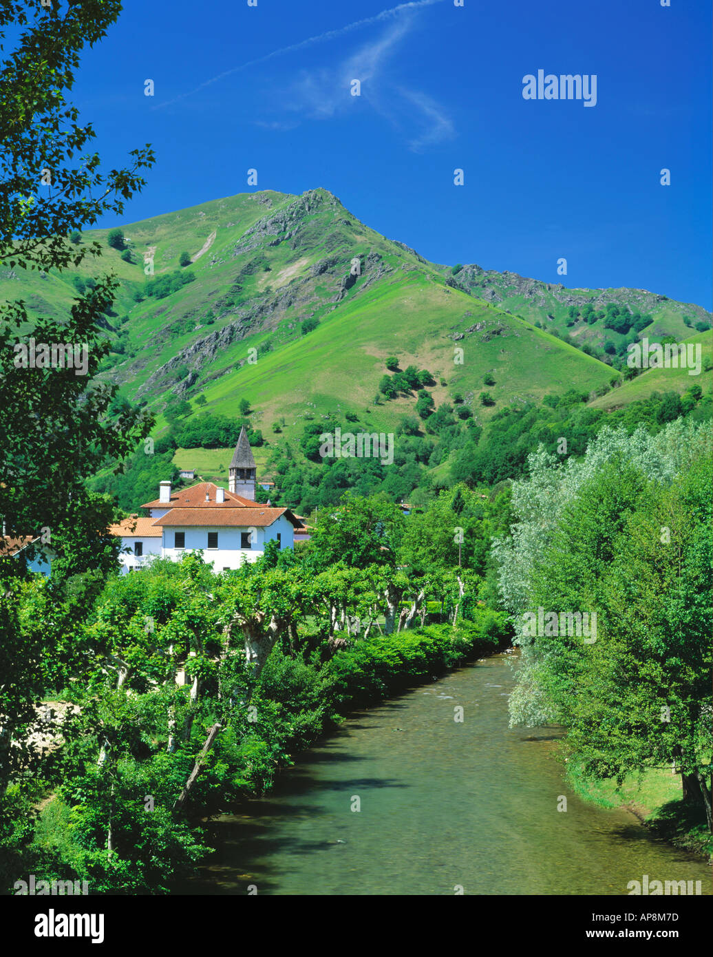 FRANCE AQUITAINE Pyrénées Atlantiques ST ETIENNE DE BAÏGORRY NIVE DES ALDUDES Banque D'Images