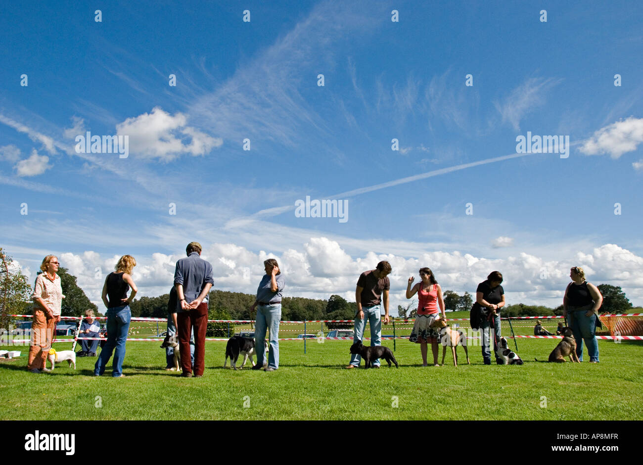Les participants à une exposition canine lors d'une fête locale, Herefordshire, UK Banque D'Images